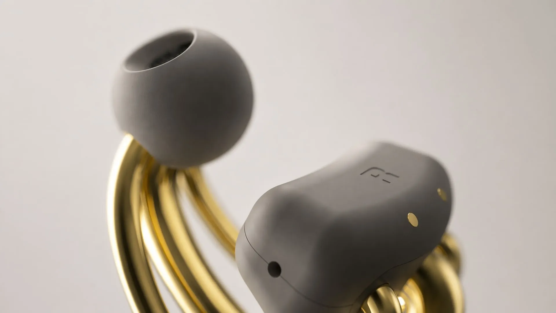 Elara earbud system detail view